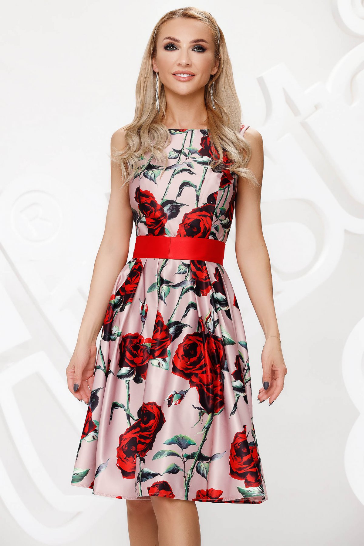 Rochie midi de ocazie roz cu imprimeu floral din satin cu croiala in clos Artista