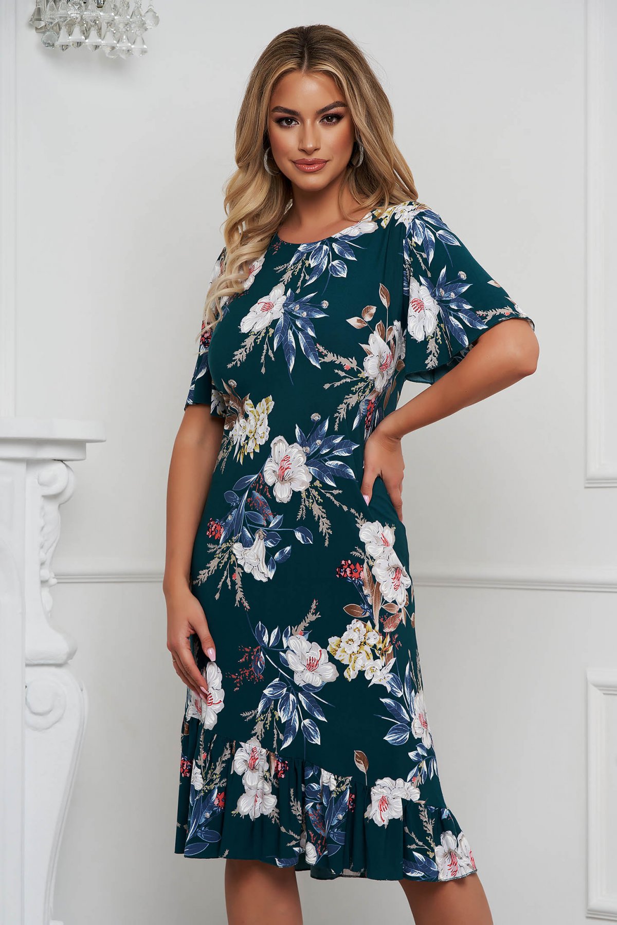 Rochie verde cu un croi drept din material elastic cu volanase si imprimeu floral Lady Pandora