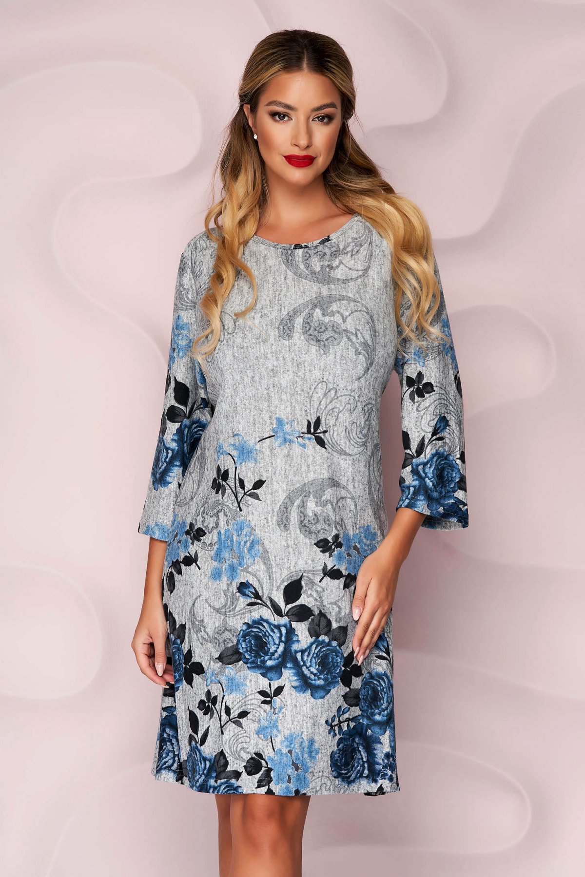 Rochie gri din tricot subtire si elastic cu un croi drept si imprimeu floral Lady Pandora