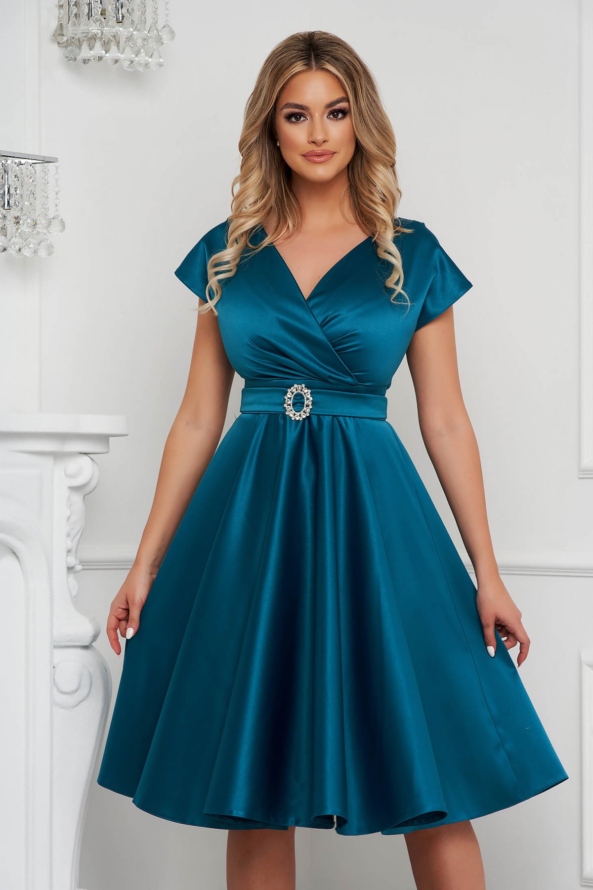 Rochie de nunta midi verde petrol eleganta cu decolteu petrecut si cristale in talie PrettyGirl