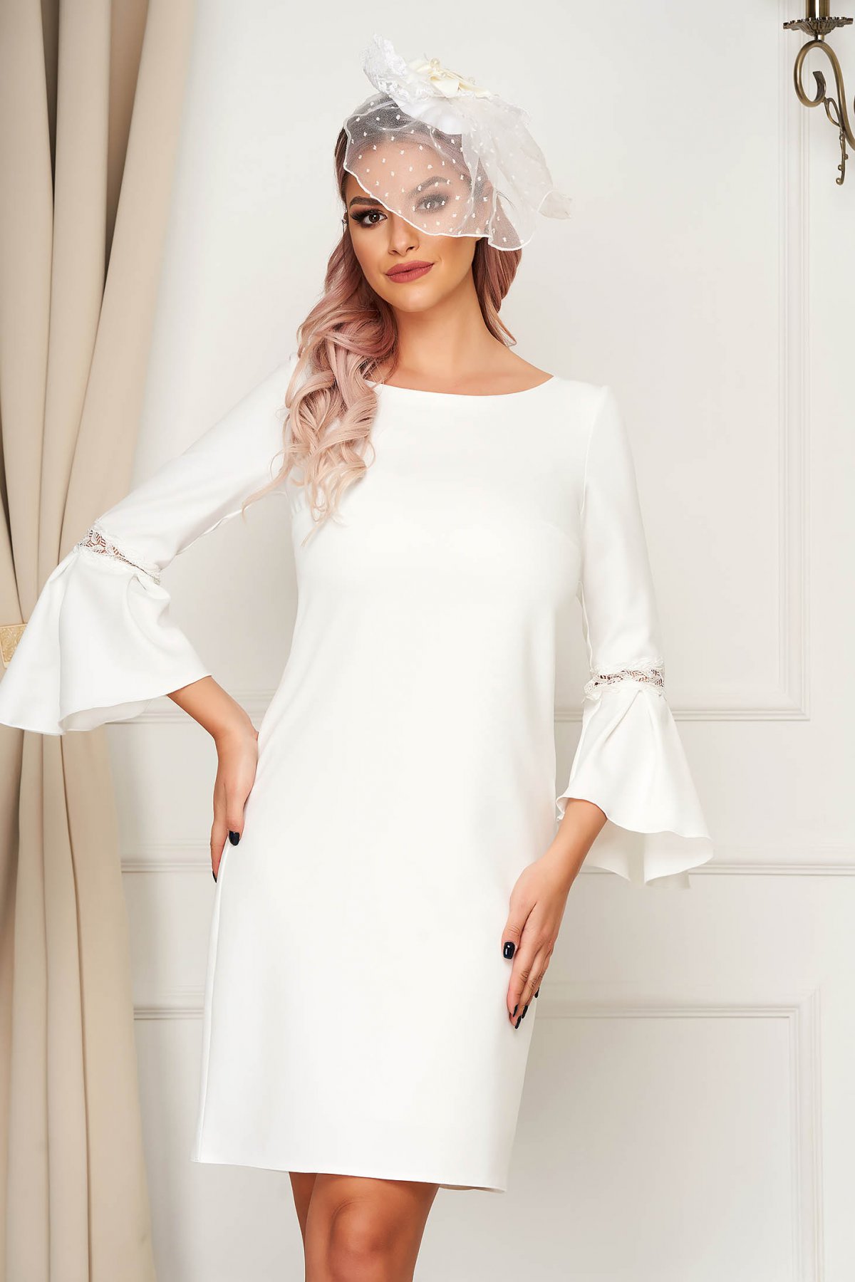 Rochie StarShinerS alba eleganta cu croi larg din stofa neelastica captusita pe interior