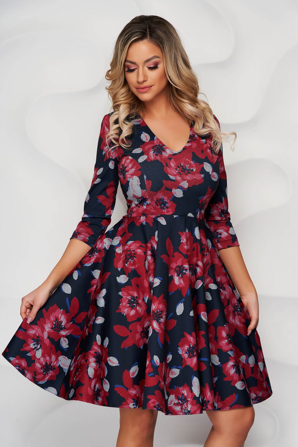 Rochie cu imprimeu floral in clos din material usor elastic StarShinerS