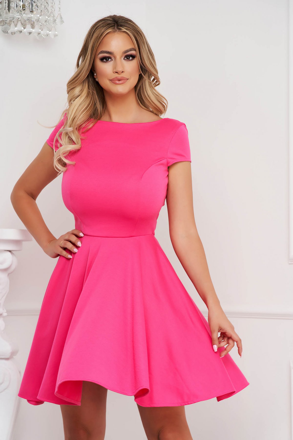 Rochie cu spatele decupat in V fucsia scurta cu croiala super feminina StarShinerS