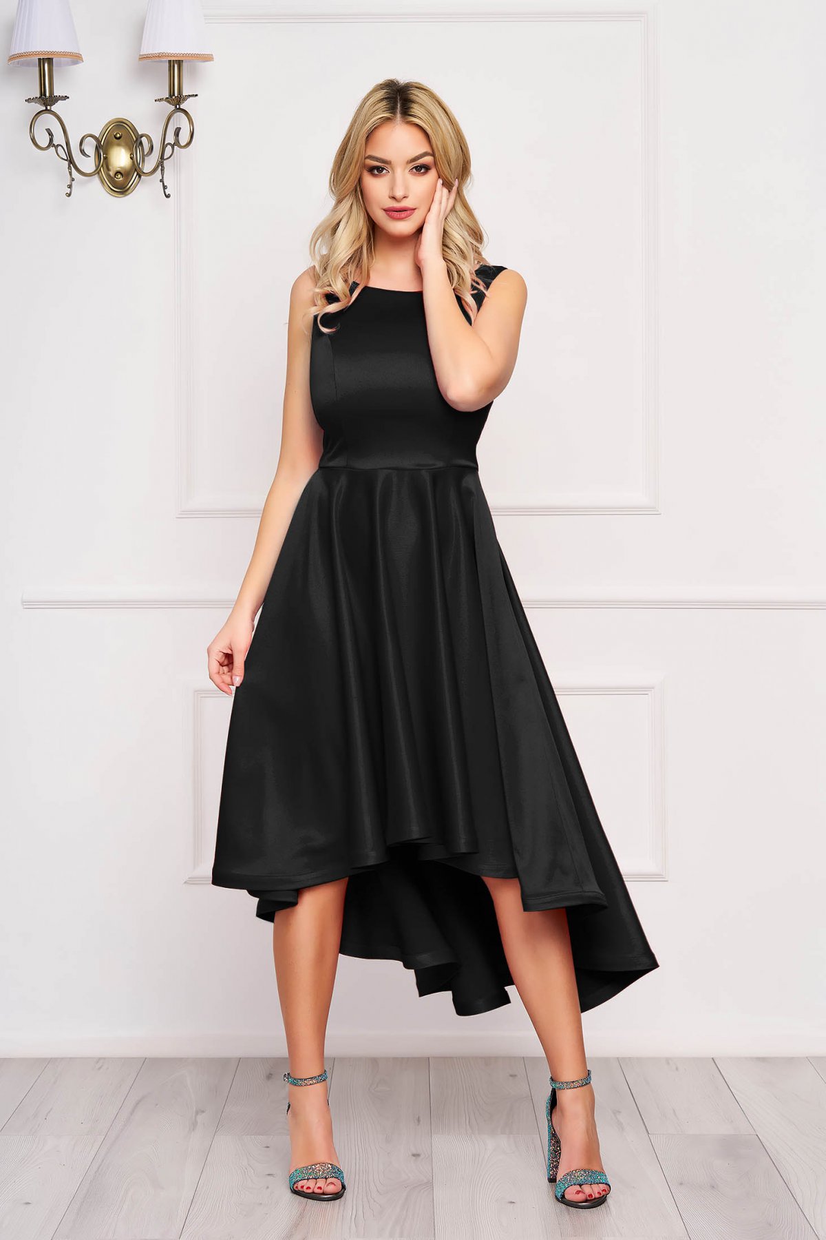 Rochie StarShinerS neagra midi de ocazie asimetrica in clos din satin cu spatele decupat