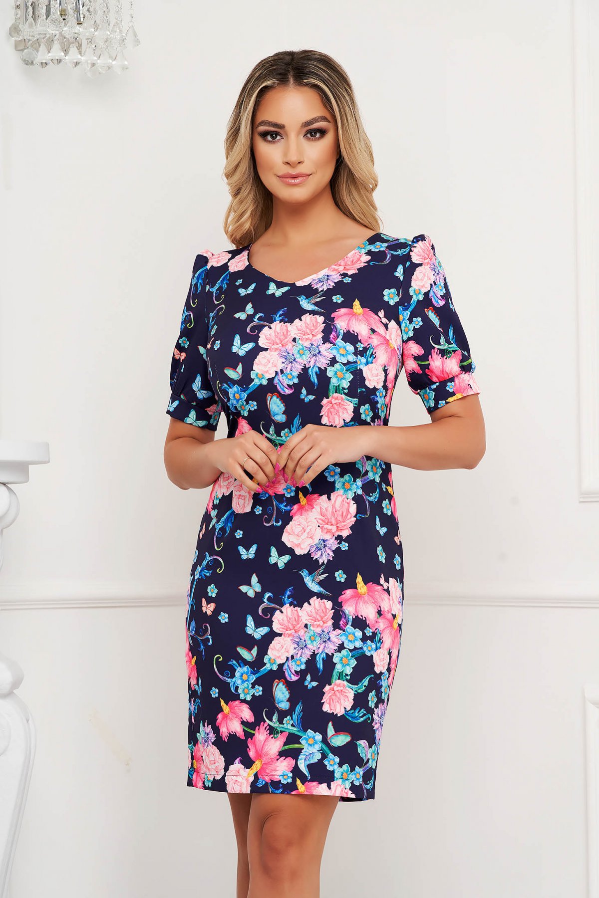 Rochie StarShinerS office scurta din stofa neelastica cu un croi drept cu imprimeu floral unic