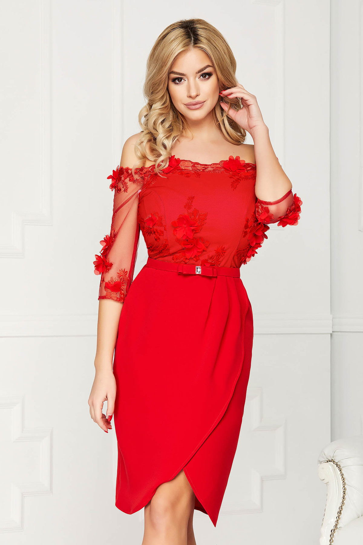 Rochie de nunta rosie cu umeri goi accesorizata cu cordon StarShinerS