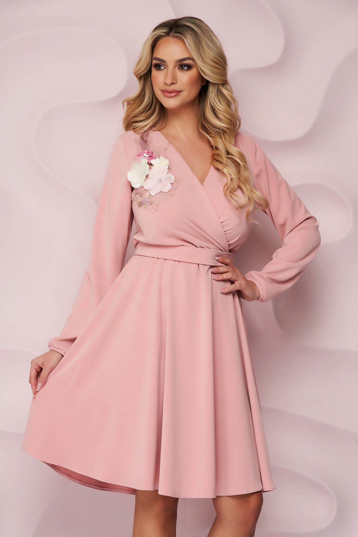 Rochie de nunta roz prafuit eleganta cu flori in relief si maneci lungi StarShinerS