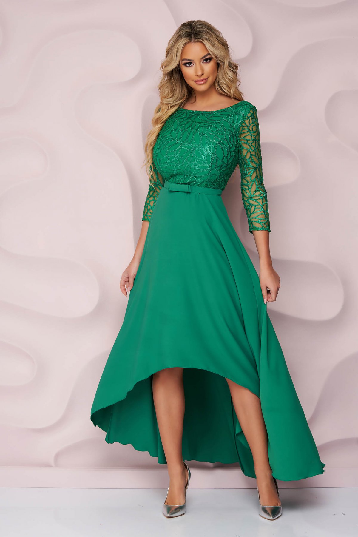 Rochie de seara verde cu aplicatii de dantela si maneci trei sferturi StarShinerS