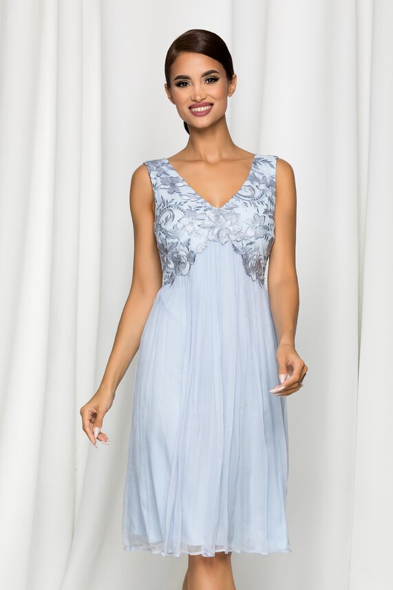 Rochie bleu acesorizata din tulle brodata cu decolteu in v in clos  Leonard Collection