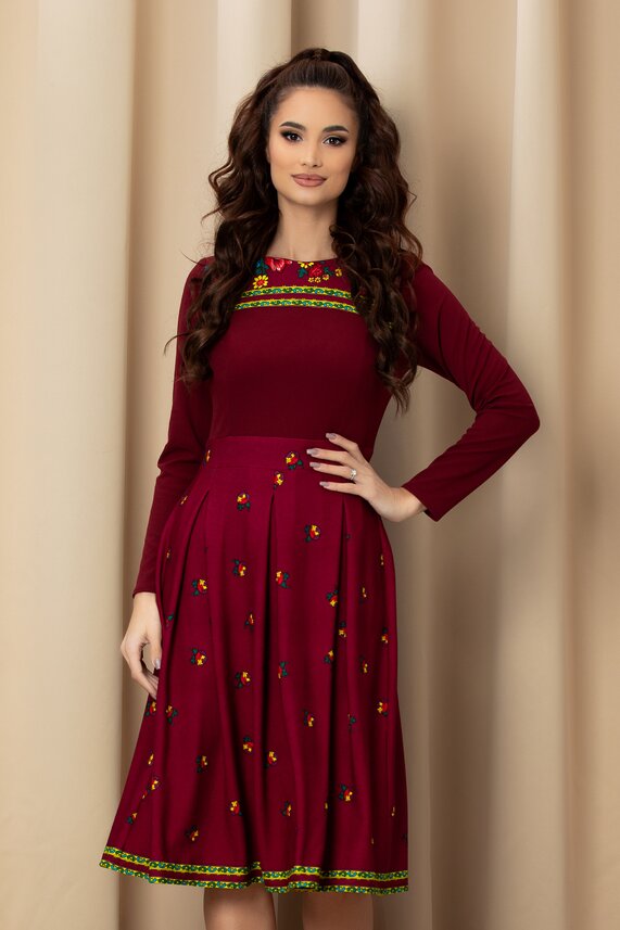 Rochie bordo eleganta cu imprimeuri florale     Moze