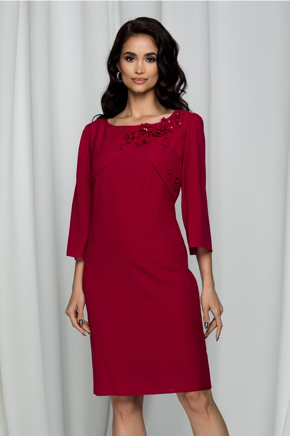 Rochie magenta din material placut la atingere cu decolteu rotund si maneci trei sferturi    Desiree