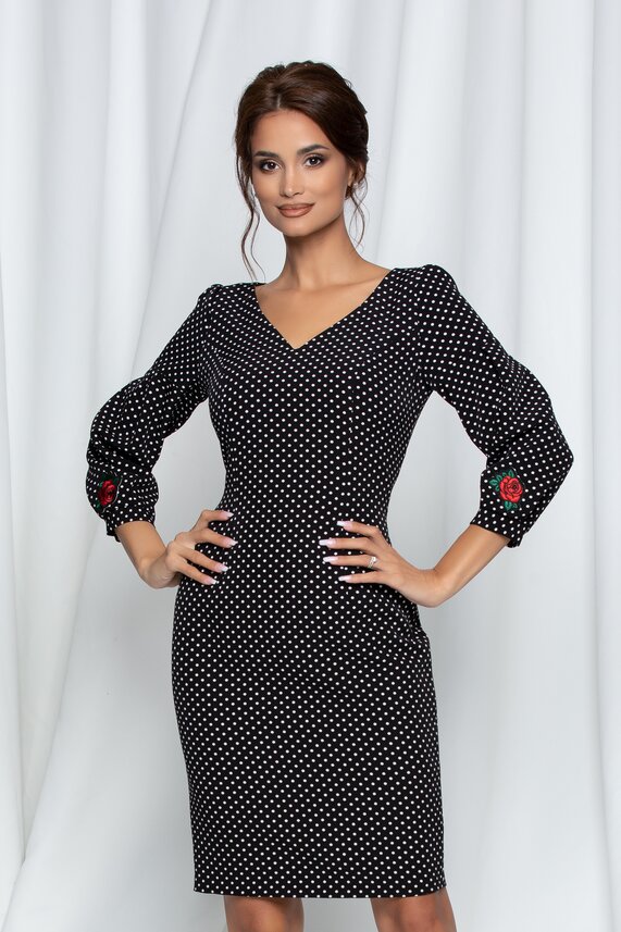 Rochie neagra conica cu decolteu si maneci trei sferturi cu broderie   Elena