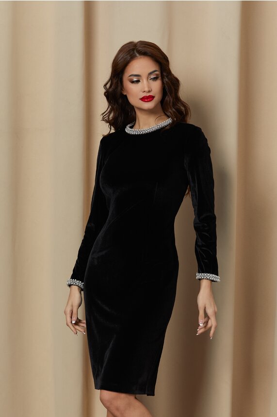 Rochie neagra eleganta de ocazie din catifea accesorizata si decolteu  Dy Fashion