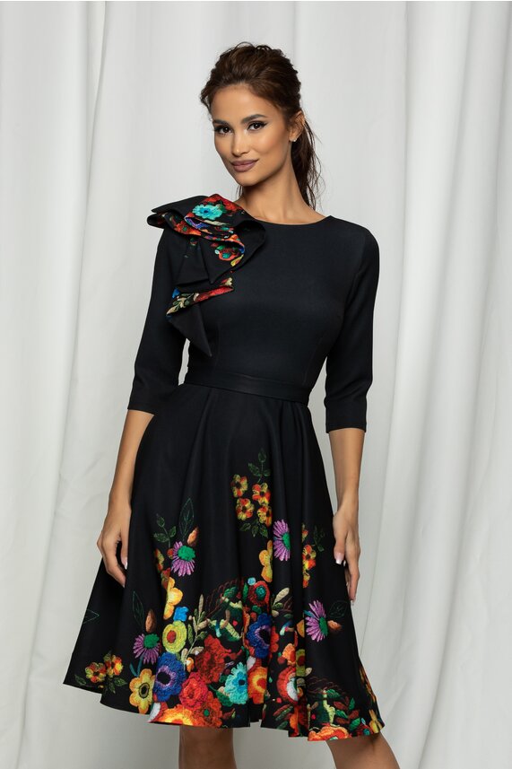 Rochie de primavara neagra office cu decolteu oval si imprimeuri florale MBG