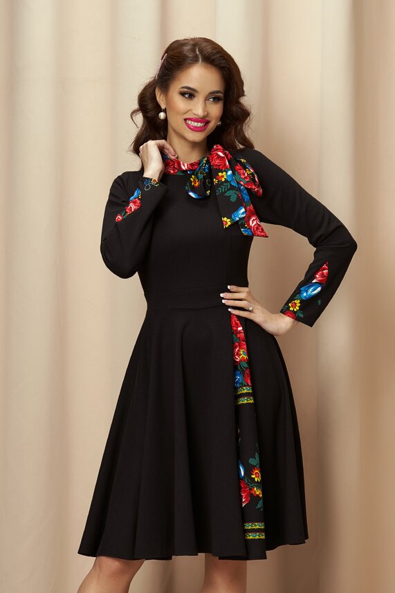 Rochie neagra office cu decolteu rotund     Moze