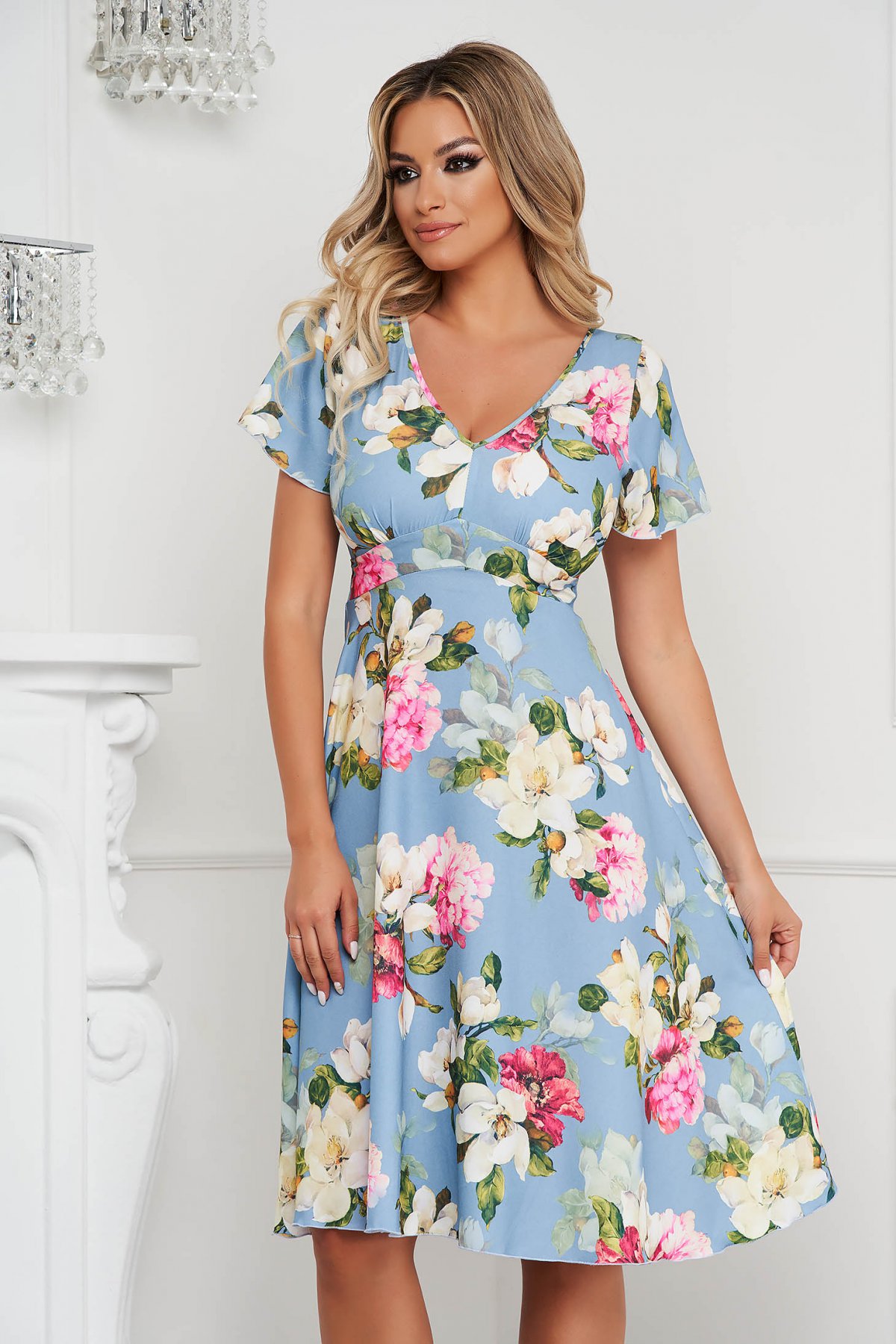 Rochie office midi in clos din material subtire cu maneci scurte si imprimeu floral