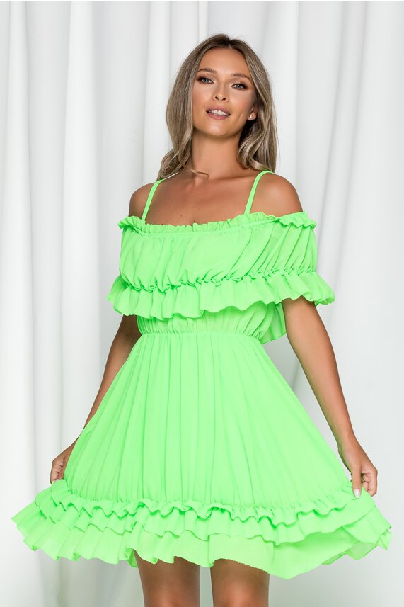 Rochie verde accesorizata cu volanase si decolteu bardot cu bretele din material elastic in clos Nina