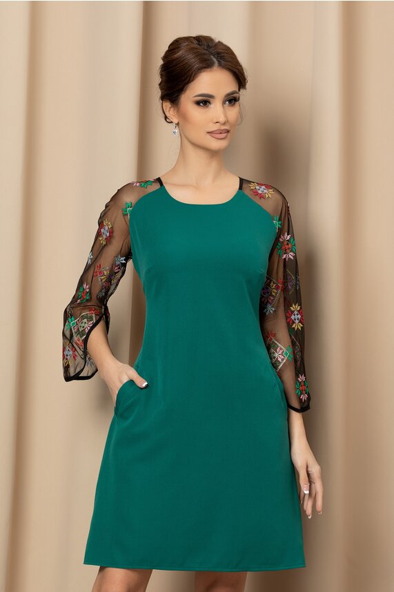 Rochie verde brodata      Andrea