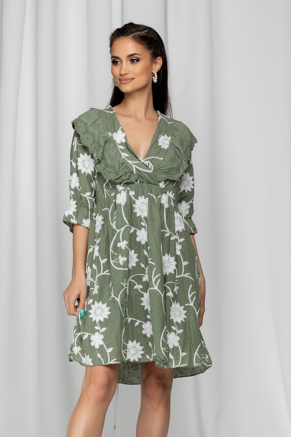 Rochie verde casual cu decolteu in v petrecuta accesorizata cu volanase si maneci trei sferturi Ina