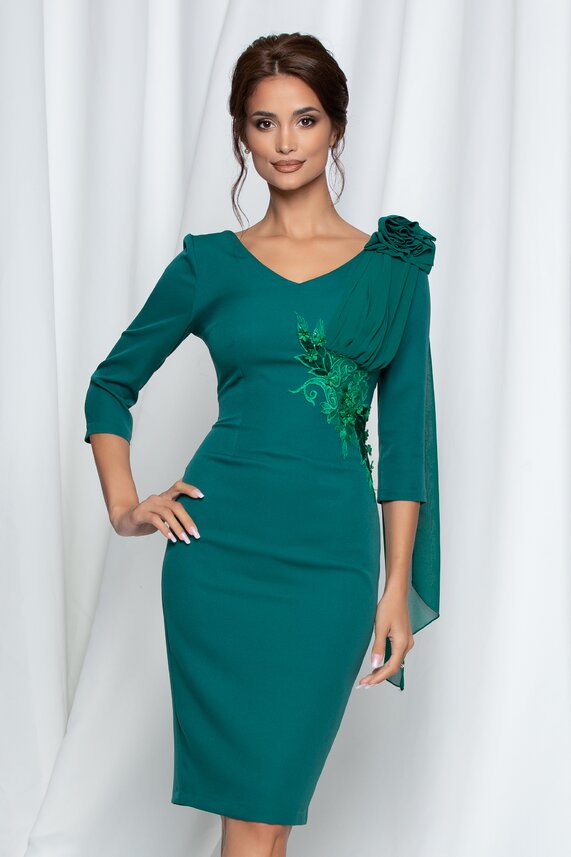 Rochie verde eleganta de nunta midi mulata cu broderie florala in talie MBG