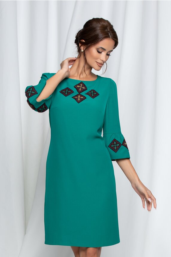 Rochie de primavara scurta verde eleganta cu broderie     Sara