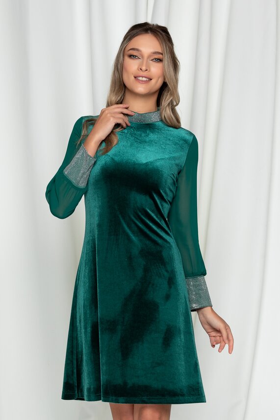 Rochie verde eleganta cu decolteu oval     Mira