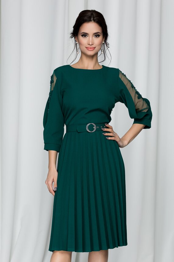 Rochie verde eleganta cu decolteu rotund si maneci trei sferturi accesorizata din tull cu pliuri Emily