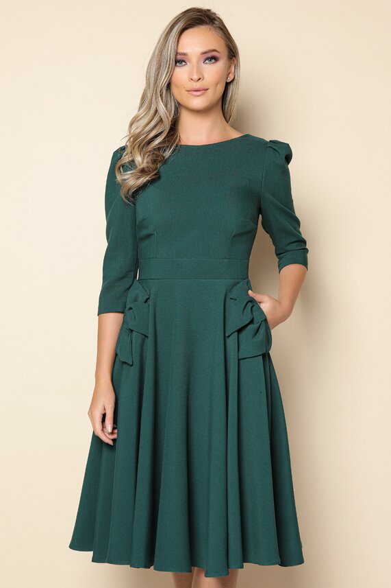 Rochie de nunta verde eleganta cu umeri bufanti si croiala in clos MBG