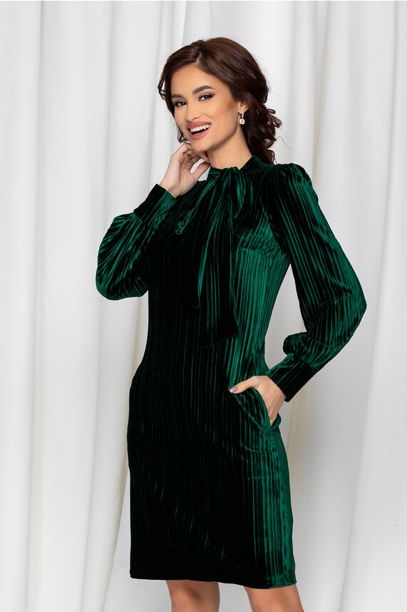 Rochie de revelion verde eleganta din catifea cu maneci lungi si inchidere cu fermoar MBG