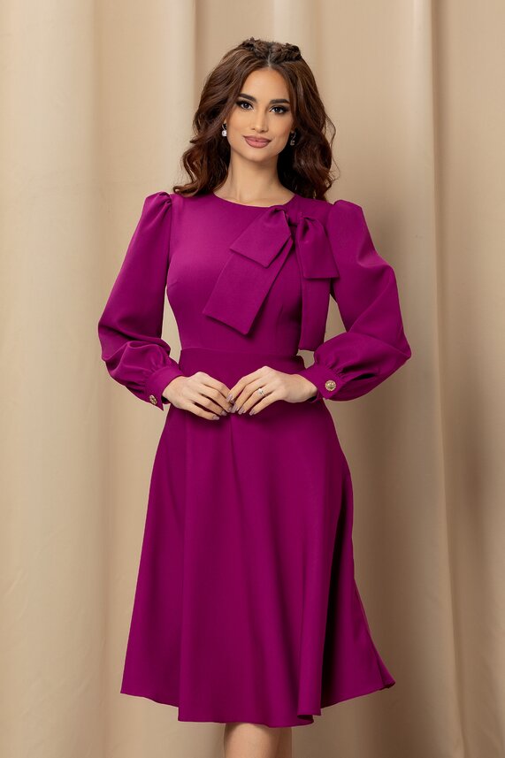 Rochie de ocazie violet eleganta cu decolteu oval si aplicatie tip funda oversize Dy Fashion